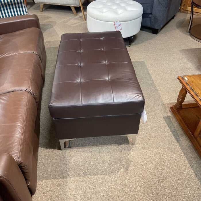 8378 Barrington Ottoman (BMH)
