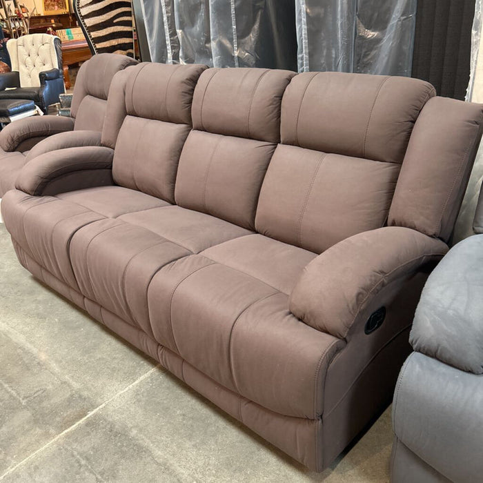 9207 Camryn Sofa (MLK)