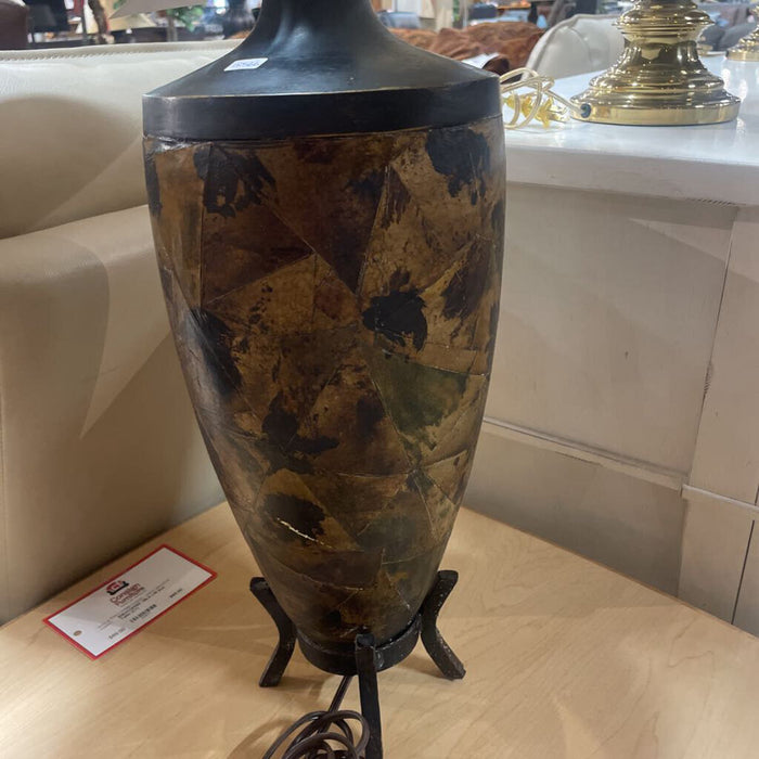 Black Table Lamp + Triangular Pattern (LS)