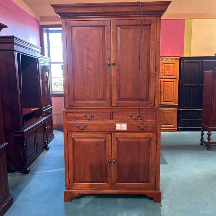Lexington DW Armoire (STH)