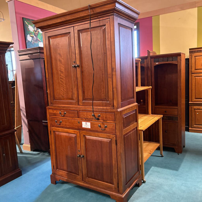 Lexington DW Armoire (STH)