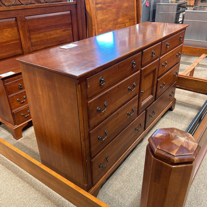 Lexington DW Dresser + Mirror (IIH)