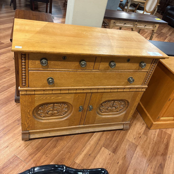 Oak/Tiger Oak Entry Table(CTH)