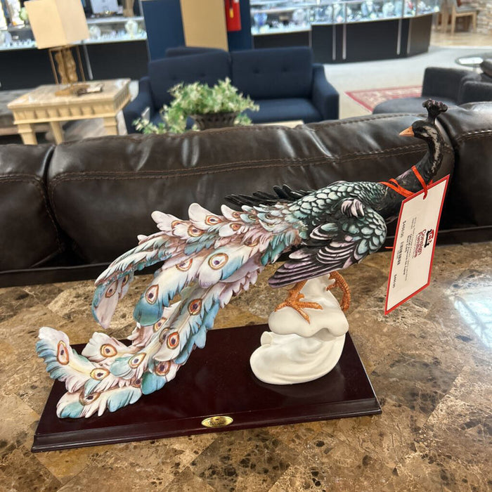 Peacock De Capoli Bust (LSH)