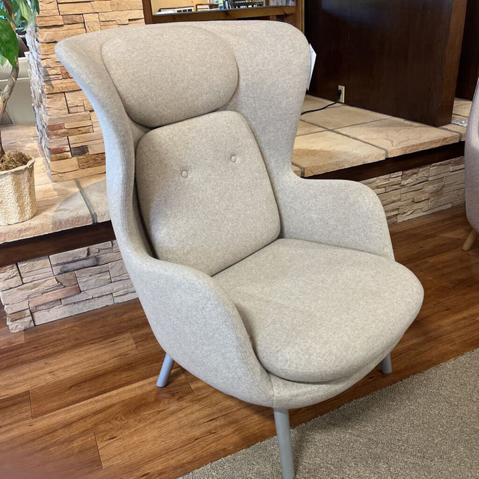 Fritz Hansen Grey Fabric Wingback Chair (IIH)