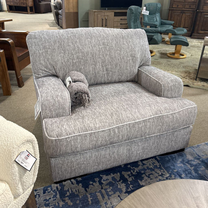 Mercado Chair and a Half (ILL)