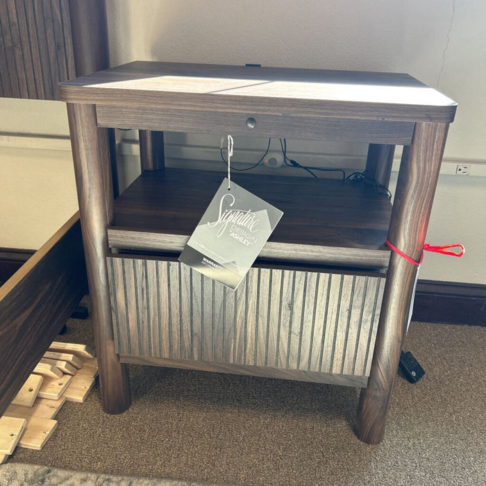 Pamytta 2 Tier Nightstand (AMC) (B2614)