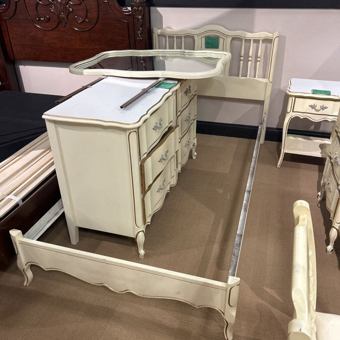 Twin White Bed + Metal Rails + Slats (LS)