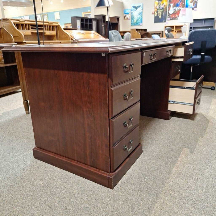 DW 6 Drawer Desk (ABI)