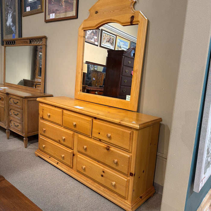 Pine 7 Drawer Dresser w/ Mirror (KHK)