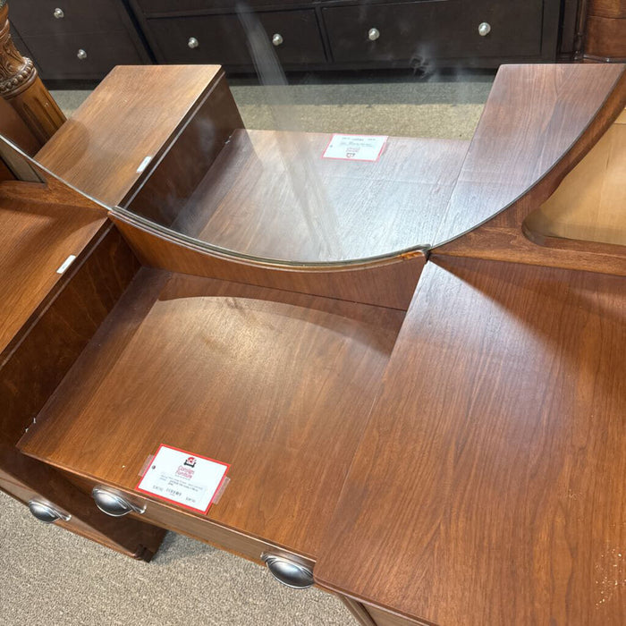 DW Vanity + Mirror (BAI)