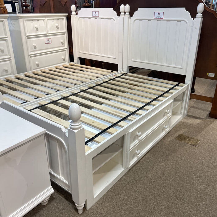 White Solid Twin Storage Bed Frame(BTK)