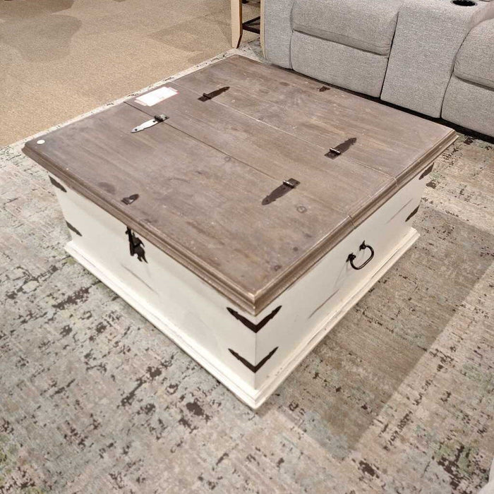 White Rustic Storage Sq Coffee Tbl(LTK)