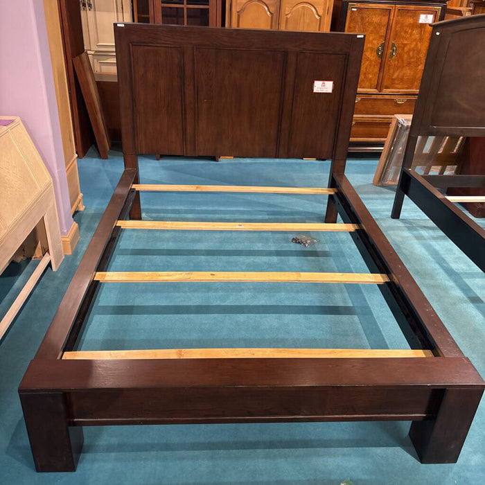 DW Queen Bed (LCK)