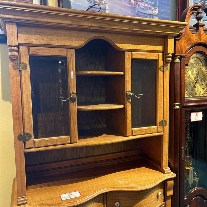 2 Piece Brass Accent Hutch (LCK)