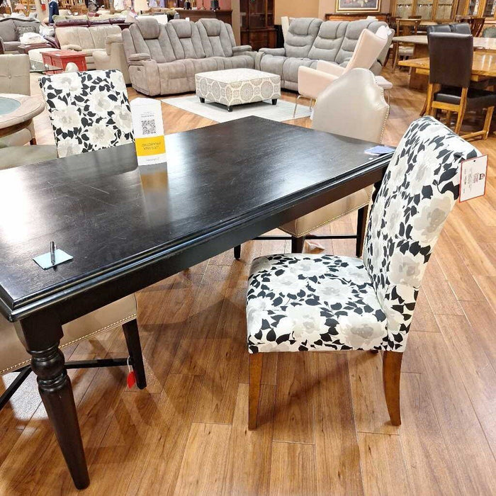 S/2 Black + White Floral Chairs (SK)