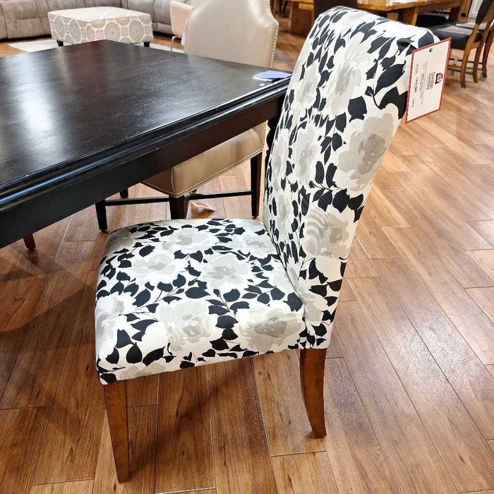 S/2 Black + White Floral Chairs (SK)