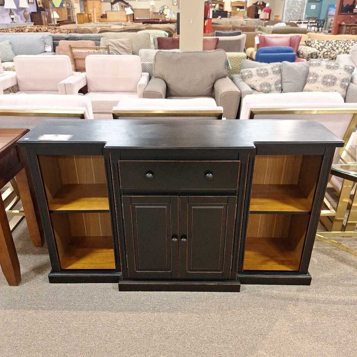 Black Entertainment Center (CTH)