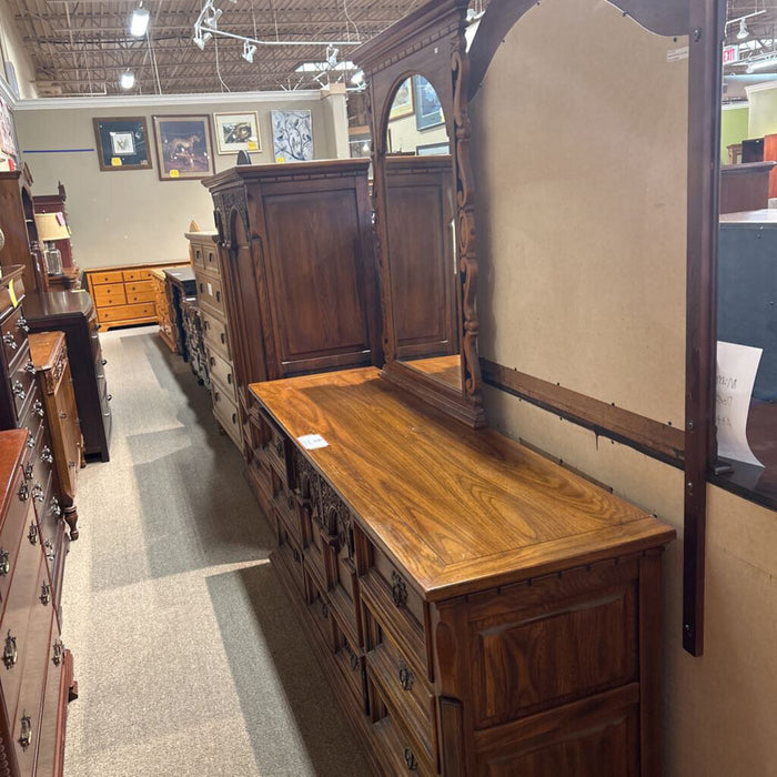 Wood Carved Dresser W/ Mirror (AMK)