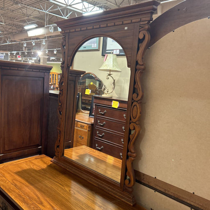 Wood Carved Dresser W/ Mirror (AMK)