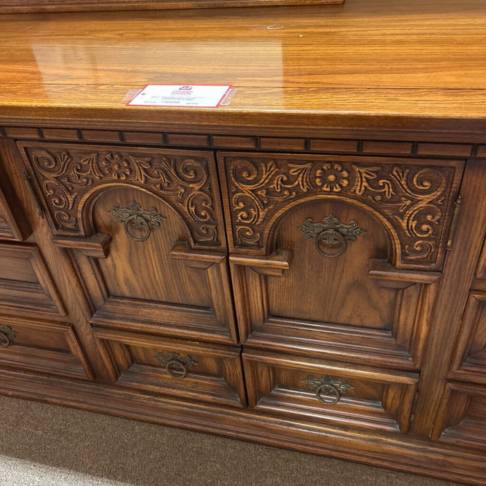Wood Carved Dresser W/ Mirror (AMK)