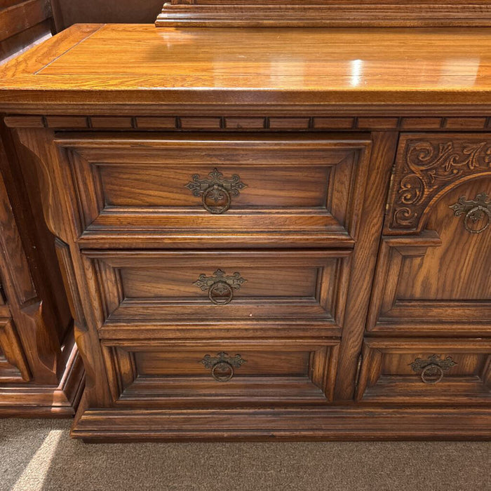 Wood Carved Dresser W/ Mirror (AMK)