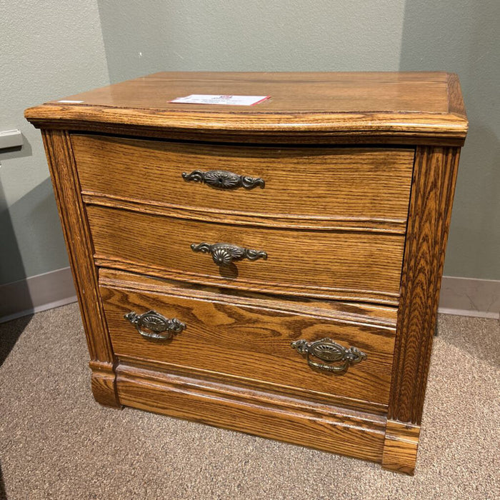 Oak Carved 2 Door Nightstand (KL)