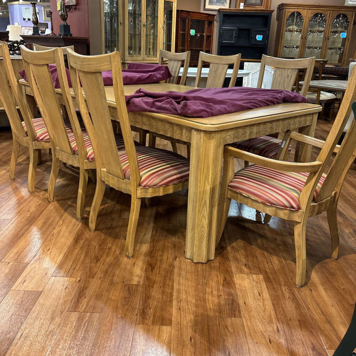 Blonde Thomasville DR Table + 8 Chairs (MKH)