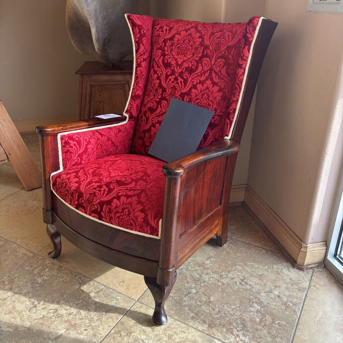 Wood+Red Floral Pattened Fabric Ch (MKH)