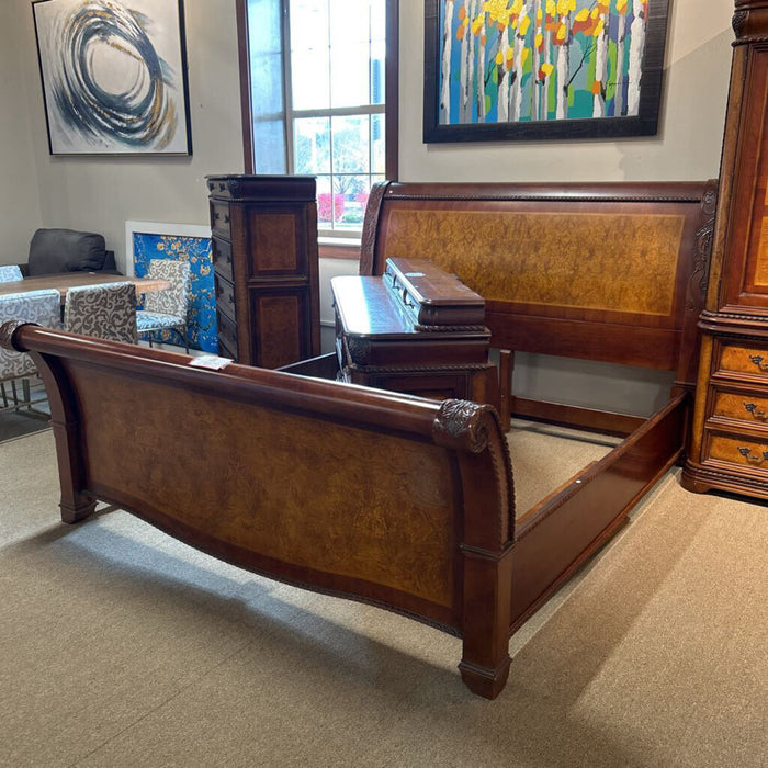 Napa Valley King Bed Frame (SKH)