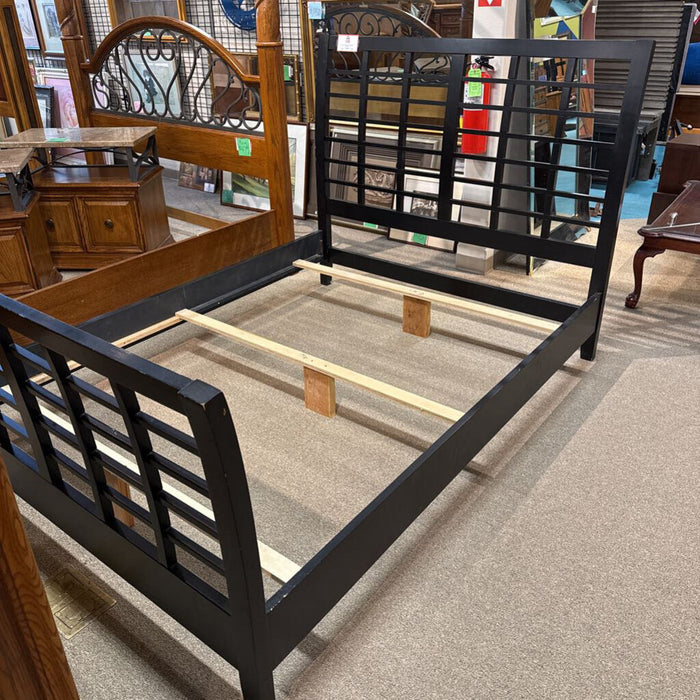 Black Queen Bedframe w/ Slats(KHK)