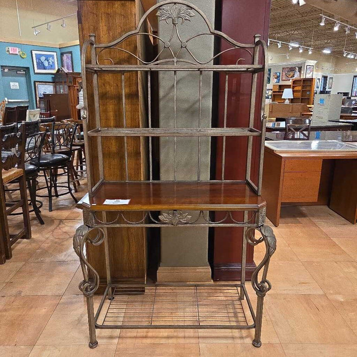 Metal/Wood Accented Bakers Rack (LCK)