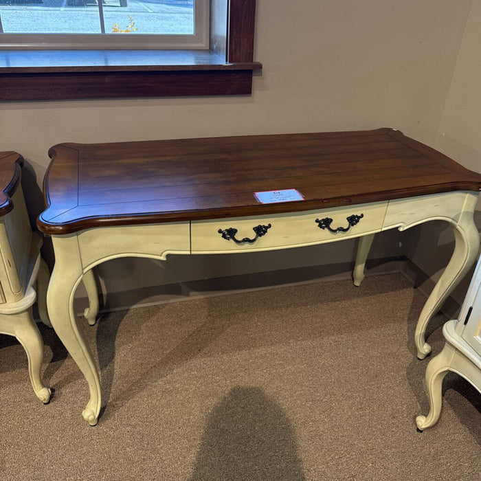 2Door 2Drawer LW Dark Top Credenza (LCK)