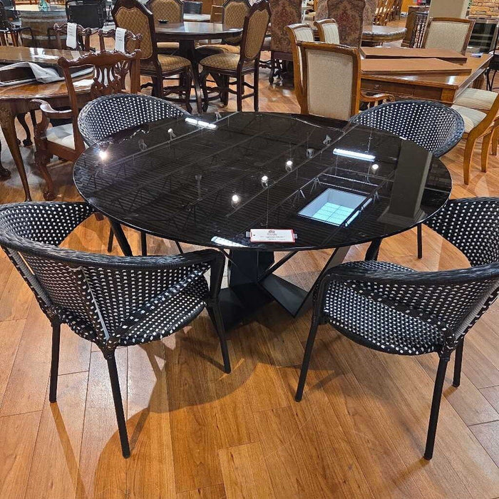 Black GT Modern DR Table w/ 4 Wicker CH(BHLK)