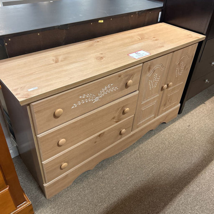 2-Door 3-Drawer LW Buffet(LTK)