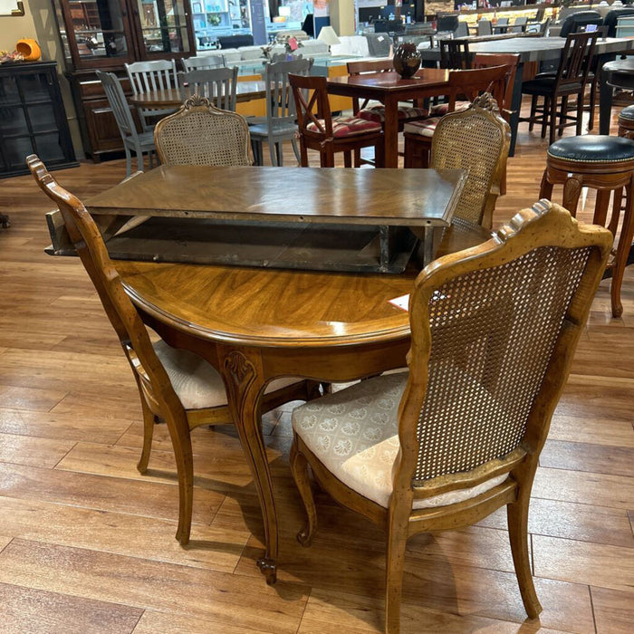 DW DR Table w/ 4 Caneback CH+2LF(ATH)