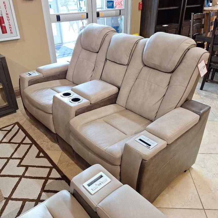 Durapella Two-Tone Leather Loveseat w/ Console(BCCH)