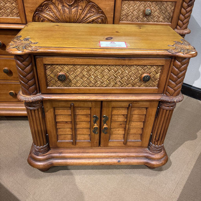 Wicker Oak 1-Drawer+2-Door Nightstand (MI)