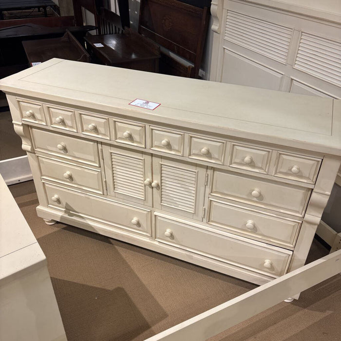 White Wood Multi-Drawer Dresser (CMH)