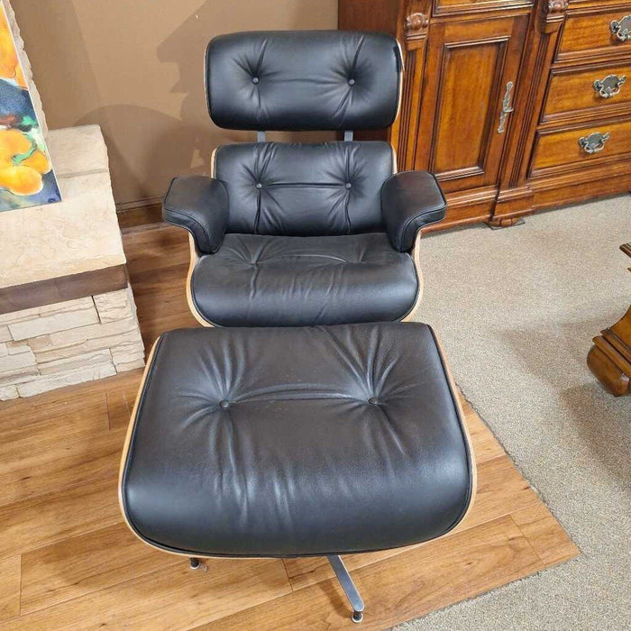 Striped Wood/Black Leather Upholstered Chair w/ Ottoman (IKH)