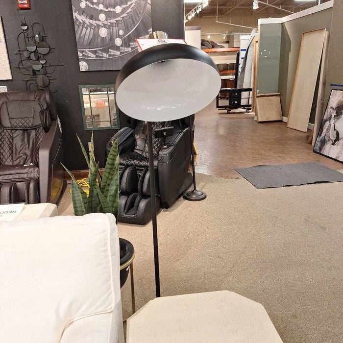 Black Metal Floor Lamp (BLA)