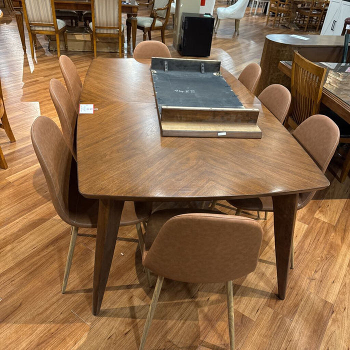 DW Dining Table + 8 Chairs + Leaf (TIH)