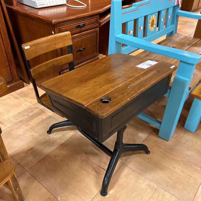 DW School Desk + Attached Chair (BTK)