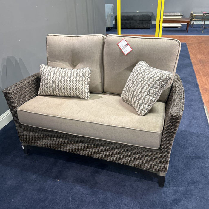 Dark Wicker Patio Loveseat(ALK)