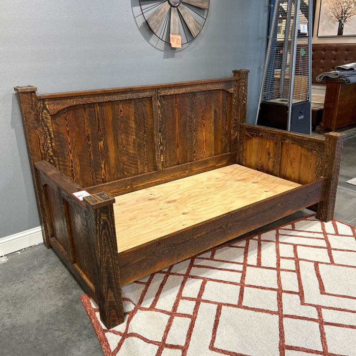 Rustic Day Bed (ITH)
