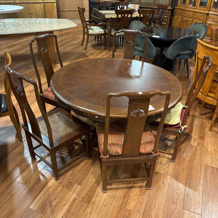 DW Round Table W/ 5 Wicker Chairs (ATH)
