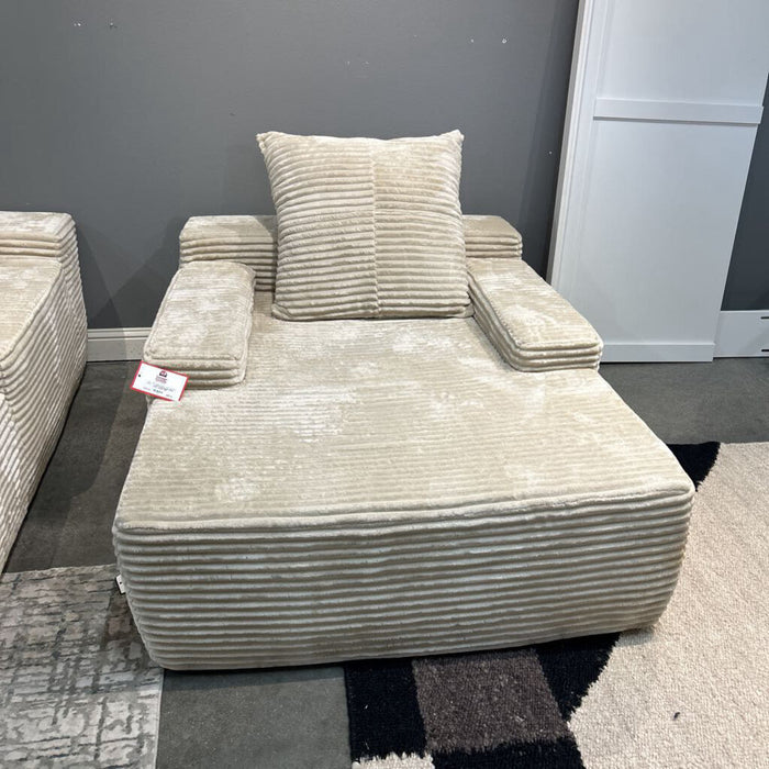 Boneless White Fabric Loungers (BII)