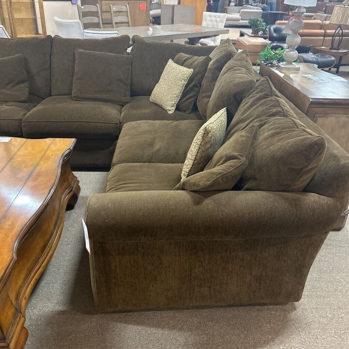 Brown Fabric 4pc Sectional (BTHH)
