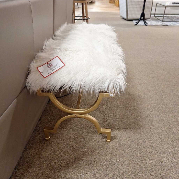 Fuzzy White Gold Accented Bench(LSH)