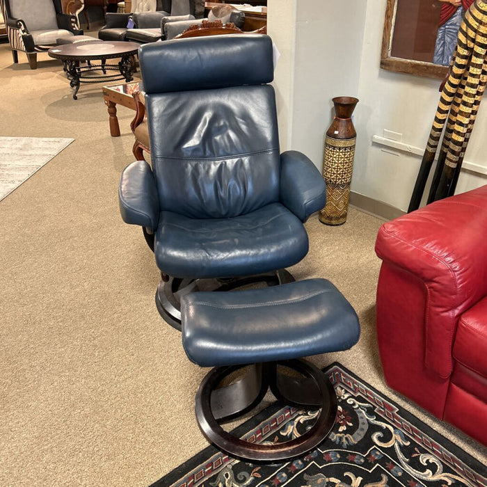 Blue Leather Chair W/ Ottoman (CTH)